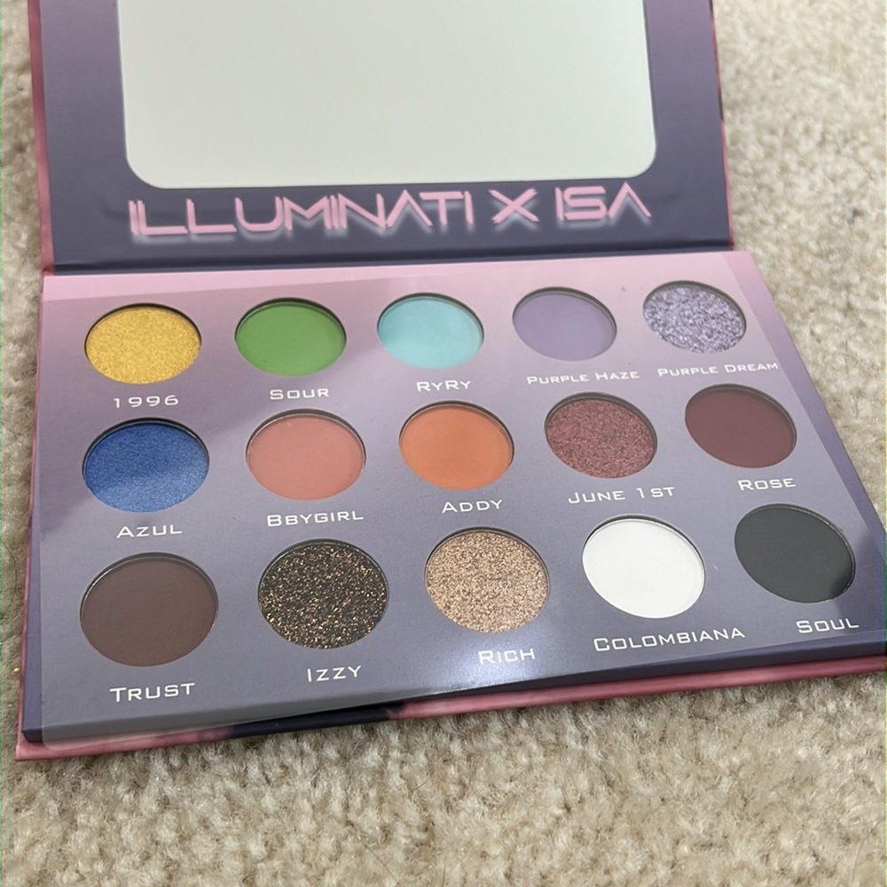 ILLUMINATI X ISA Eyeshadow Palette